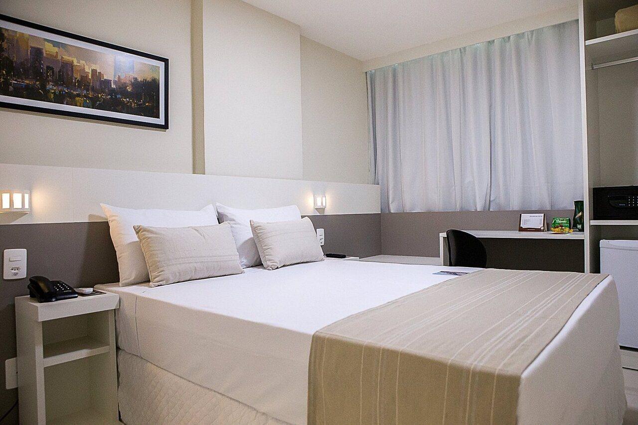 Bristol Easy Uba Hotel מראה חיצוני תמונה