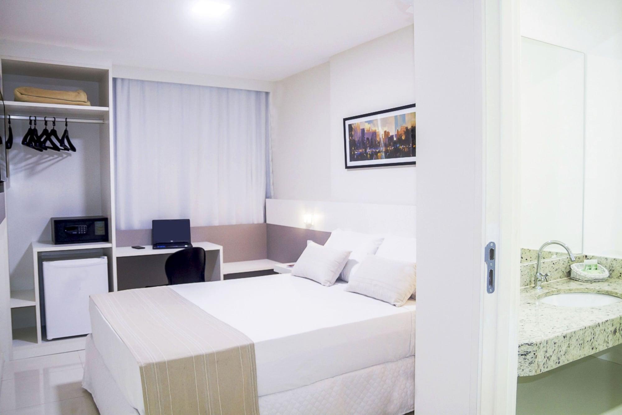 Bristol Easy Uba Hotel מראה חיצוני תמונה