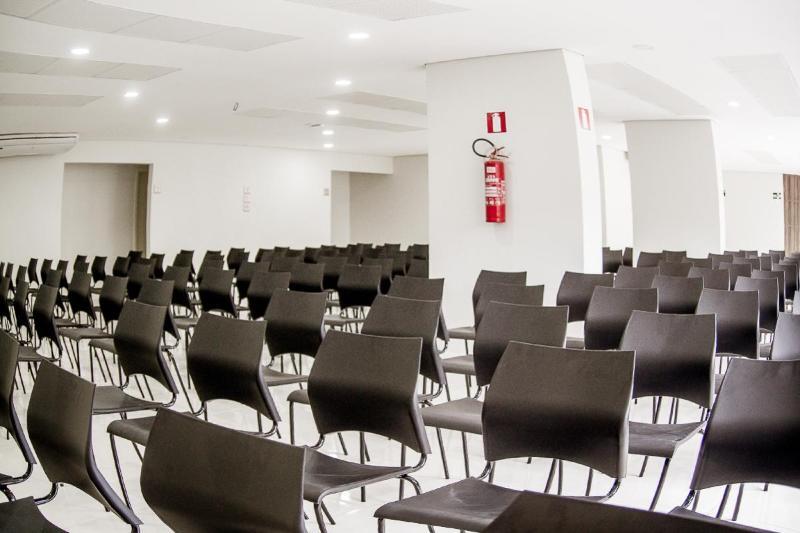 Bristol Easy Uba Hotel מראה חיצוני תמונה